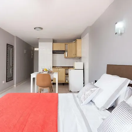 Studio With Sea View 300m From The Beach Apartmán *
